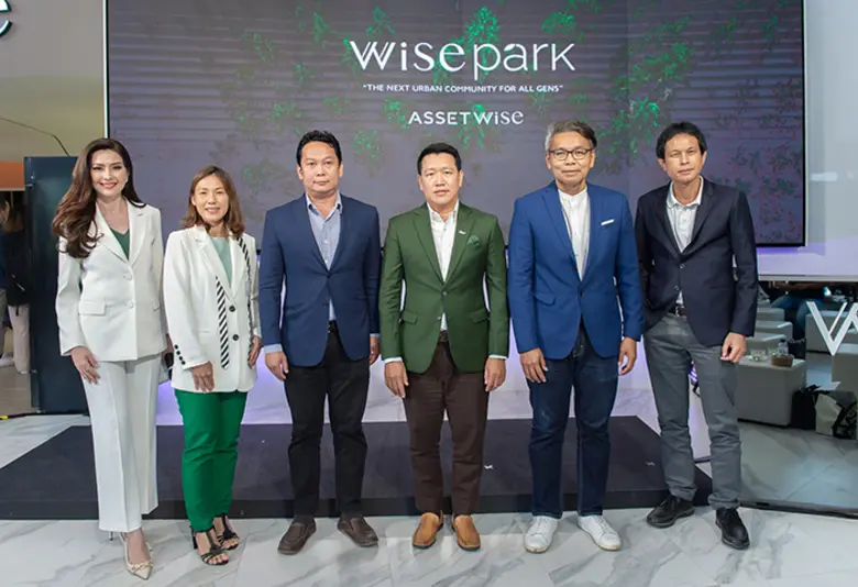 กรมเชษฐ์ วิพันธ์พงษ์ (ที่ 4 จากซ้าย) ประธ...