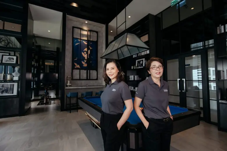 นางสาวจันทร์เพ็ญ ถาวรเจริญพนธ์ กรรมการผู้...