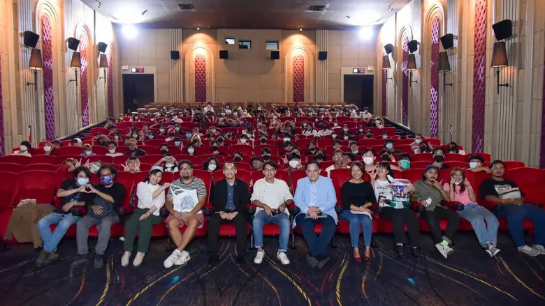 เด็กฟิล์มใจฟู DPU เหมาโรงพาชม "ใจฟูสตอรี่" จัดเต็มกิจกรรม Exclusive Talk กับ ผกก. พฤกษ์ เอมะรุจิ