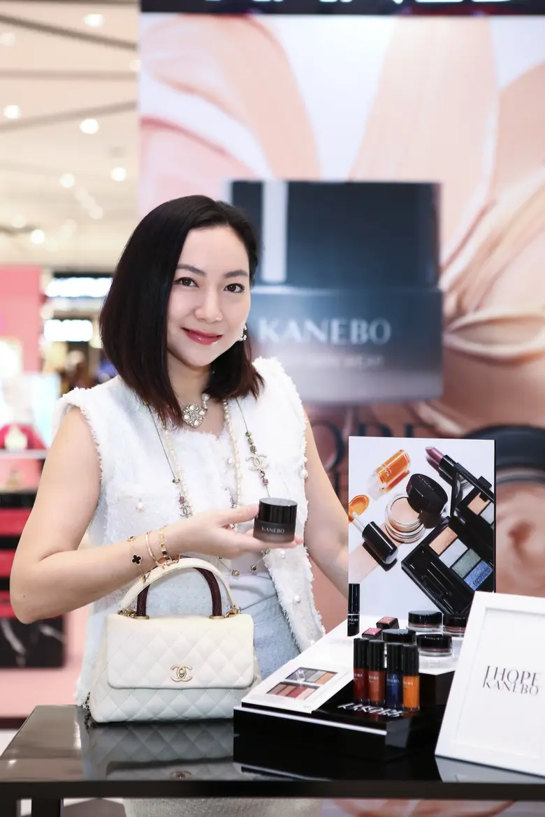 ยืนหนึ่งในด้านการบริหารธุรกิจและงานต่างๆ ...