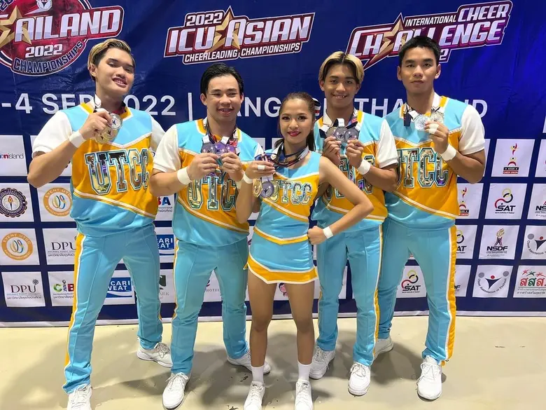 นักกีฬาชมรมเชียร์ มหาวิทยาลัยหอการค้าไทย ...