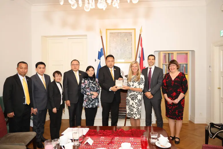 นายสุชาติ ชมกลิ่น รัฐมนตรีว่าการกระทรวงแร...