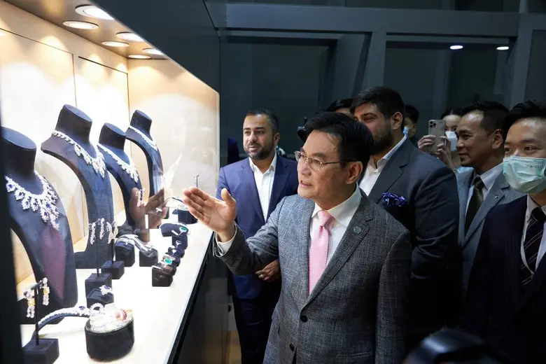 "จุรินทร์" รุกตลาดอัญมณี เครื่องประดับ "ทำยอดขายให้ปัง" จัด BGJF ครั้งที่ 67 รวมพลผู้ส่งออกไทย ผู้ซื้อทั่วโลกแห่ช๊อปกว่า 15,000 ราย คาดยอดขาย 5 วัน 3,000 ล้าน