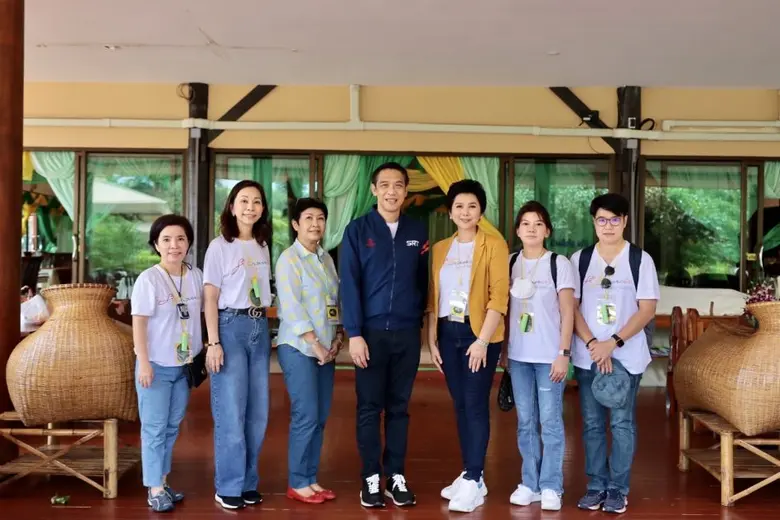 ดร. ศศมณฑ์ สงวนสิน นายกสมาคมศิษย์เซนต์ฟรั...