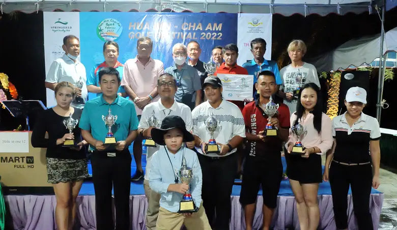 คุณมนู ธารพิพิธชัย กรรมการผู้จัดการ สนามม...