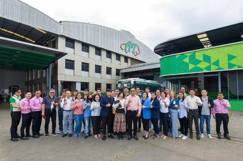 นายสมพล ธนาดำรงศักดิ์ ประธานเจ้าหน้าที่บร...