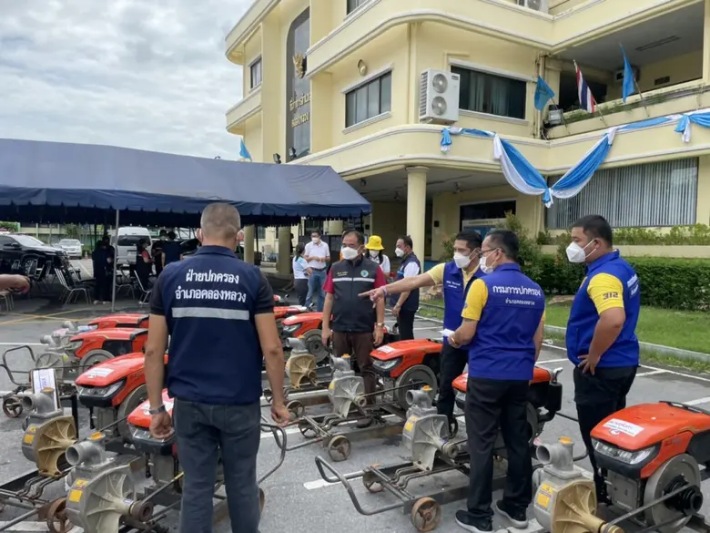 "สยามคูโบต้า" รุดช่วยผู้ประสบภัยน้ำท่วม "จังหวัดปทุมธานี" ลุยส่งเครื่องยนต์ดีเซลสูบน้ำบรรเทาความเดือดร้อนในพื้นที่อำเภอคลองหลวง