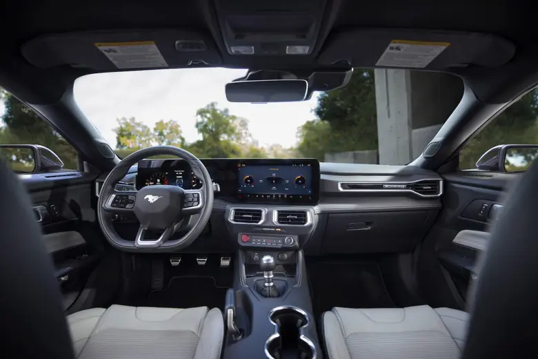 ฟอร์ด มัสแตง ใหม่ นิยามอิสระแห่งการขับขี่อันเหนือชั้น ด้วยระบบควบคุมดิจิทัลอัจฉริยะ เครื่องยนต์ทรงพลัง และการออกแบบที่โดดเด่น