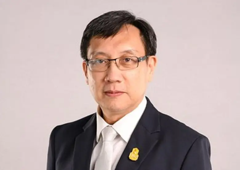 สมัยก่อนผู้ที่จะมาประกอบวิชาชีพครู จะต้อง...