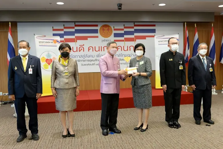 กรมวิชาการเกษตรผงาด รับรางวัล "องค์กร ส่งเสริม คนดี คนเก่ง คนกล้า" จากวุฒิสภา