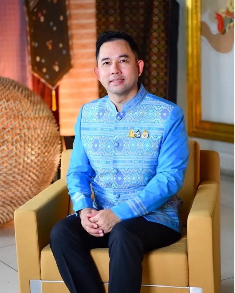 นายอิทธิพล คุณปลื้ม รัฐมนตรีว่าการกระทรวง...