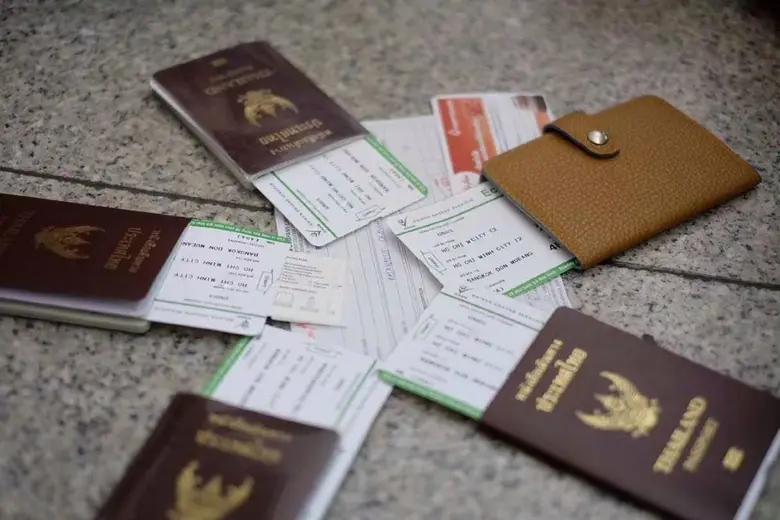 สะดวกสายเดินทาง!! ไปรษณีย์ไทยพร้อมส่งพาสปอร์ตถึงหน้าบ้านผ่านบริการ "EMS ทุกวัน"   รองรับท่องเที่ยวทั่วโลกคลายล็อก เร็วทันใจไม่ต้องรอรับด้วยตนเอง