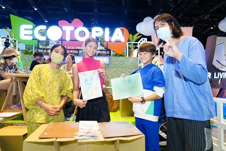 ซินดี้ บิชอพ จูงมือครอบครัวร่วมกิจกรรมปลูกฝังแนวคิดรักษ์โลกที่บูธ ECOTOPIA