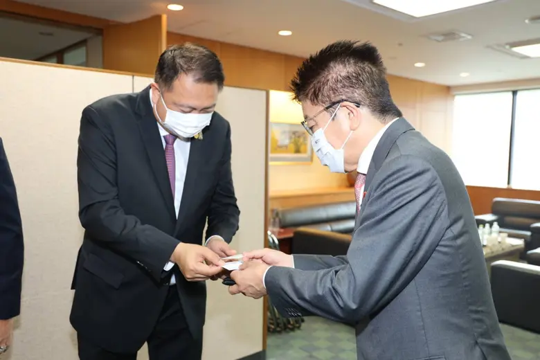 นายสุชาติ ชมกลิ่น รัฐมนตรีว่าการกระทรวงแร...