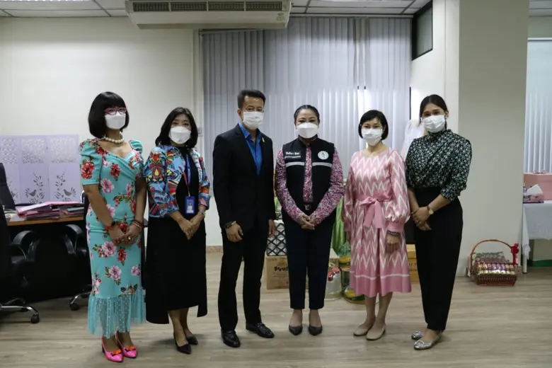 คุณชาคริต ดิเรกวัฒนชัย รองกรรมการผู้อำนวย...