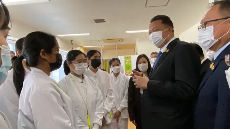 ผู้ฝึกงานเทคนิคคนไทยปลื้ม!! นายกลุงตู่ ส่ง รมว.เฮ้ง เยี่ยมให้กำลังถึงสถานประกอบการในญี่ปุ่น