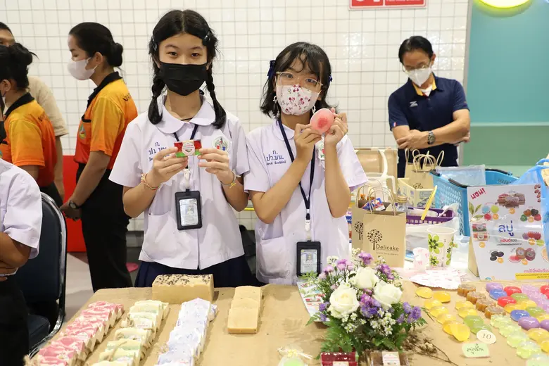 เอ็ม บี เค สานต่อโครงการ MBK SPIRIT อาสาสร้างสุขสู่ชุมชน จัดงานตลาดนัดวัยเรียนสานฝันสู่อาชีพ สนับสนุนพื้นที่ศูนย์การค้าเอ็ม บี เค เซ็นเตอร์