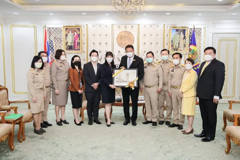 นายสุชาติ ชมกลิ่น รัฐมนตรีว่าการกระทรวงแร...