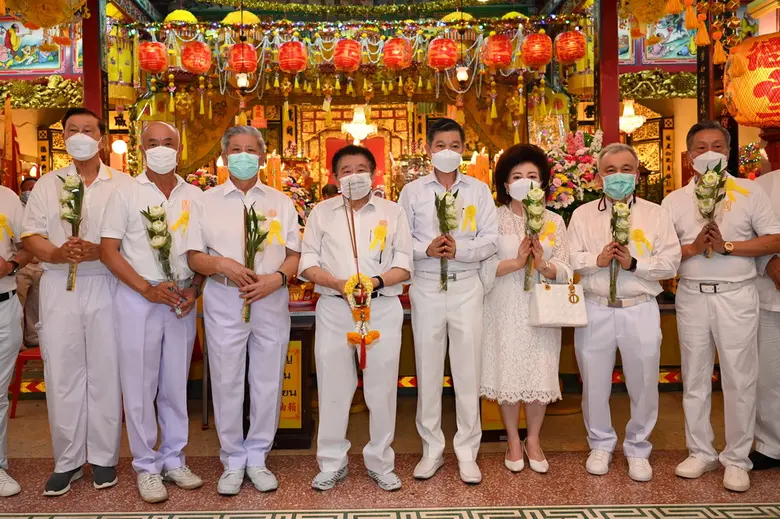 มูลนิธิป่อเต็กตึ๊ง จัดขบวนแห่เวียนธูปศักด...