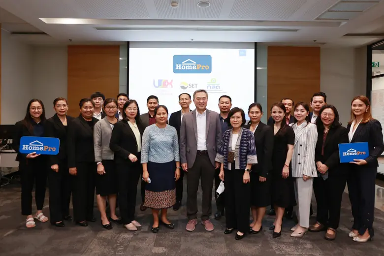 นายคุณวุฒิ ธรรมพรหมกุล กรรมการผู้จัดการ บ...