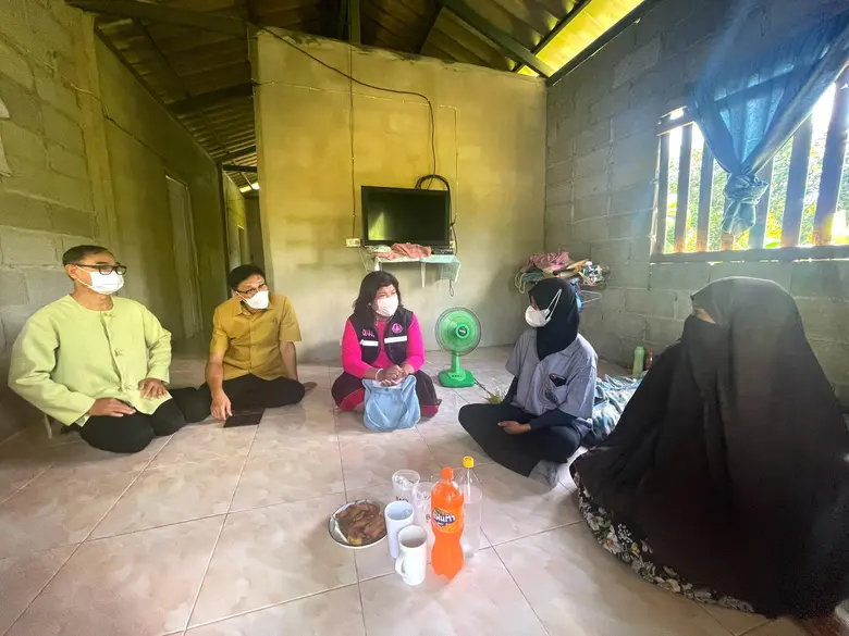 สำนักงานพัฒนาฝีมือแรงงานตราด บูรณาการลงพื้นที่ตรวจเยี่ยมเด็กนักเรียนที่ไม่ได้เรียนต่อหลังจบการศึกษาภาคบังคับ