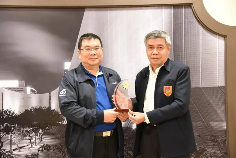 นายสมจิตร์ เปี่ยมเปรมสุข กรรมการบริหาร บร...