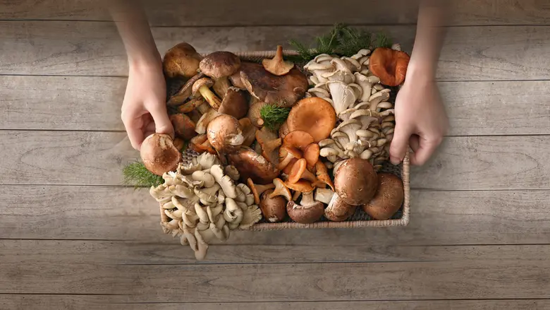 ห้องอาหารจีนโกลเด้น วิลเลจ และห้องอาหารญี...