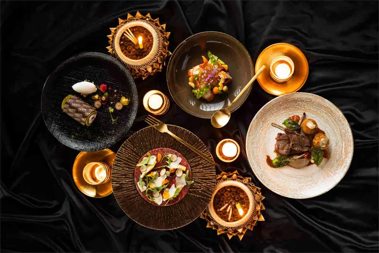 เฉลิมฉลองเทศกาลวันลอยกระทง ชมพลุตระการตาเหนือวิวแม่น้ำเจ้าพระยา จากรูฟท็อปของโรงแรม อวานี ริเวอร์ไซด์ กรุงเทพฯ