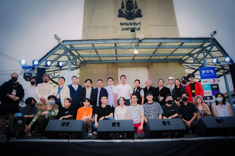 ทำเอาตลาดนัดจตุจักรคึกคักไม่เบา เมื่อค่าย...