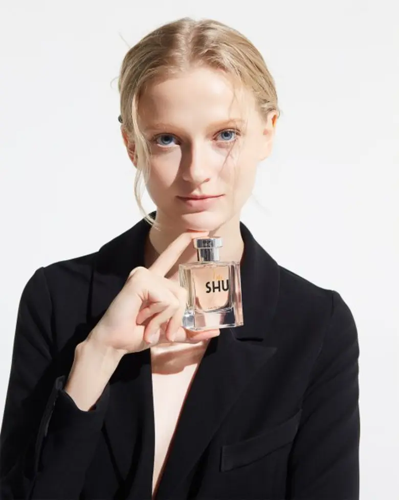 SHU เปิดตัวน้ำหอม I'M SHU PARFUM EAU INTENSE AMBER  สินค้าไลฟ์สไตล์ชิ้นแรก!!