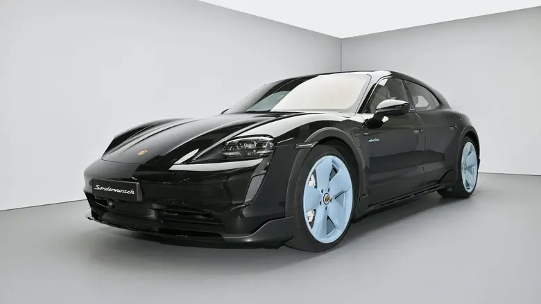 ยนตกรรมสปอร์ต ปอร์เช่ ไทคานน์ (Taycan) สรรสร้างอย่างสมบูณณ์แบบด้วยโปรแกรม Sonderwunsch for JENNIE ปรับแต่งพิเศษสำหรับซุปเปอร์สตาร์คนดังวงแบล็กพิงก์ (BLACKPINK)