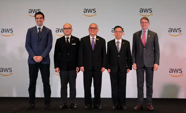 นายสุพัฒนพงษ์ พันธ์มีเชาว์ รองนายกรัฐมนตร...