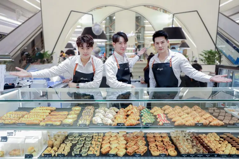 เปิดแล้ว! Mingle คาเฟ่ดีไซน์โก้  รวบแบรนด์ขนมดังและดริงก์ จากเชฟขึ้นชื่อมาไว้ในที่เดียว จุดนัดพบเก๋ๆ ที่ คริสตัล วีรันด้า เดอะ คริสตัล เลียบทางด่วนเอกมัย-รามอินทรา