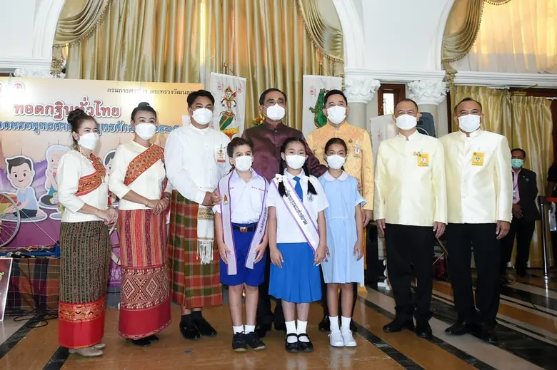 นายกรัฐมนตรี-ครม. เยี่ยมชมกิจกรรมประชาสัมพันธ์ "ทอดกฐินทั่วไทย ร่วมสืบทอดพระพุทธศาสนา 2565" วธ.เชิญชวนชาวพุทธร่วมกิจกรรมเทศกาลกฐิน สืบสานพระพุทธศาสนา