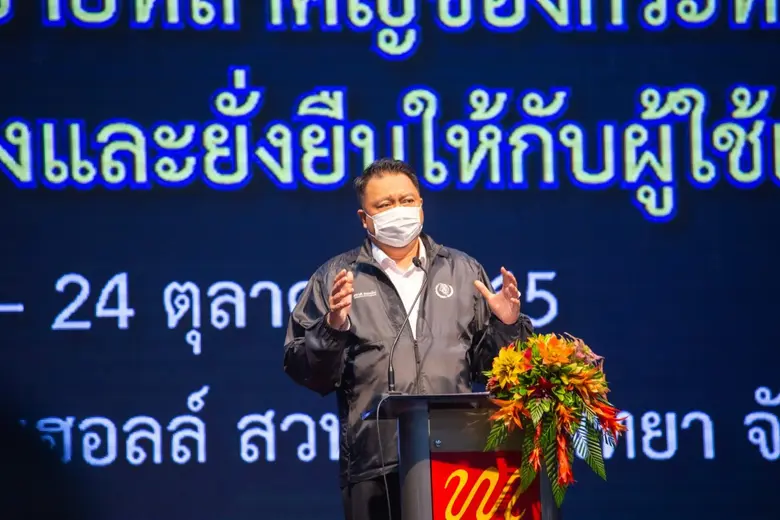 นายสุชาติ ชมกลิ่น รัฐมนตรีว่าการกระทรวงแร...