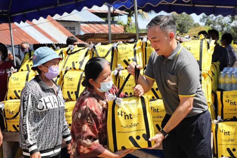NT ลงพื้นที่มอบถุงยังชีพ "พลังน้ำใจ" ช่วยผู้ประสบภัยน้ำท่วมที่ จ.อุบลราชธานี