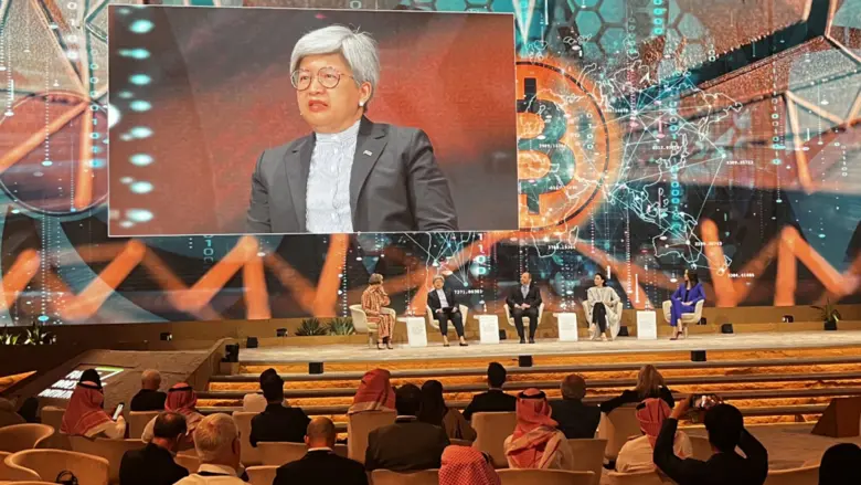 เลขาธิการ ก.ล.ต. ร่วมนำเสนอความเห็นเกี่ยวกับพัฒนาการสินทรัพย์ดิจิทัล ในงานสัมมนานานาชาติ  Future Investment Initiative (FII) ครั้งที่ 6