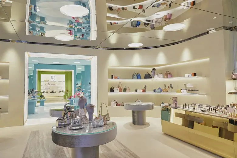 LYN จัดงาน The New Era of LYN" ฉลองความสำเร็จกว่า 20 ปี  เผยโฉม "แฟล็กชิปสโตร์ใหญ่สุดในไทย" ที่ ชั้น 1 เซ็นทรัล ลาดพร้าว