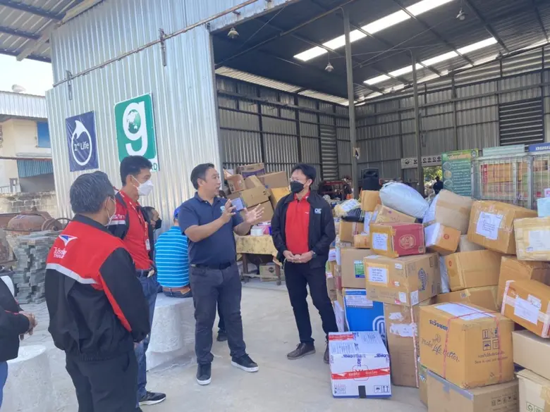 ไปรษณีย์ไทย หนุนสร้างถนนจากพลาสติกใช้แล้ว จัดส่งพลาสติก ฟรี! ที่ไปรษณีย์ไทยทุกสาขา พร้อมส่งต่อสู่แคมเปญ "ถนนพลาสติกรักษ์โลก เติมเต็มสุขให้โรงเรียนพิเศษหัวหิน"