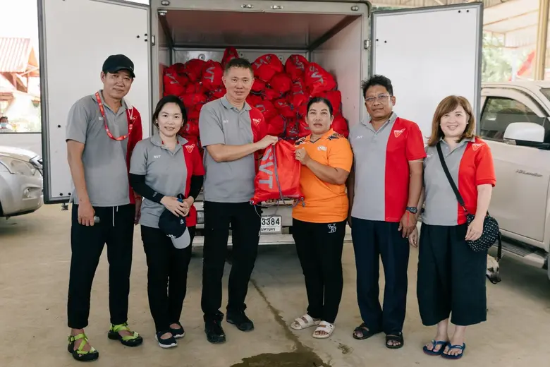 นายพิศณุ โชควัฒนา (ที่ 3 จากซ้าย) กรรมการ...