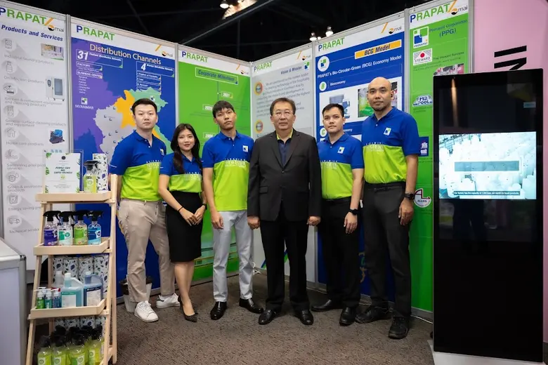 นายวีระพงค์ ลือสกุล (คนที่ 3 จากขวา) ประธ...