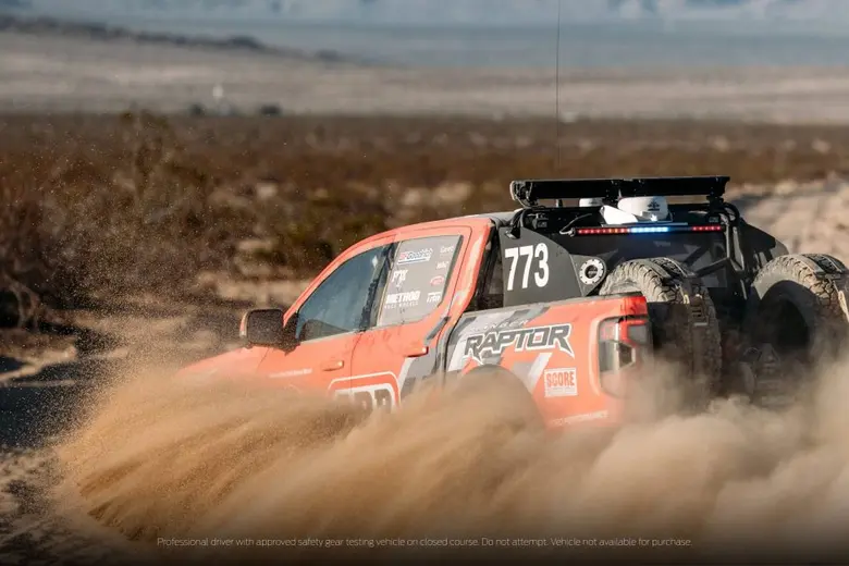 ฟอร์ดพร้อมส่งเรนเจอร์ แร็พเตอร์ เจเนอเรชันใหม่  ลงสนามแข่งสุดหฤโหดในการแข่งขันบาฮา 1000