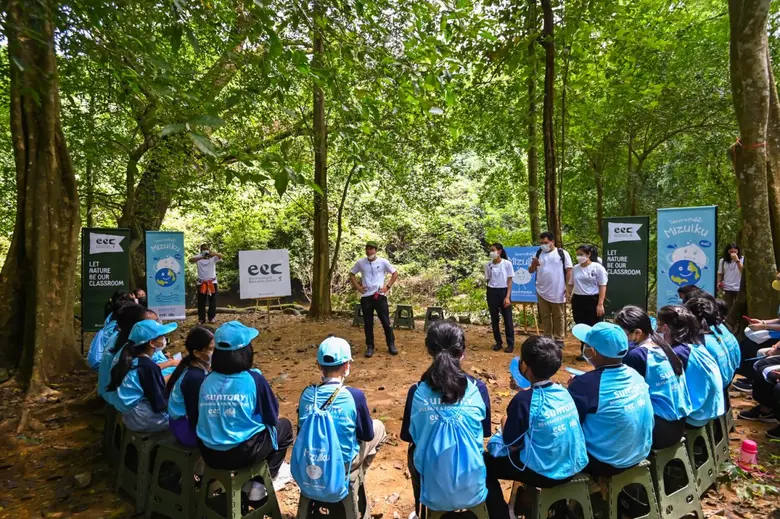 ซันโทรี่ เบเวอเรจ แอนด์ ฟู้ด จับมือ "สถาบัน RILA" และ "ศูนย์สิ่งแวดล้อมศึกษา (EEC)" จัดแคมป์ปลุกพลังครูและเยาวชน "คืนสมดุลให้น้ำ คืนสมดุลให้โลก"