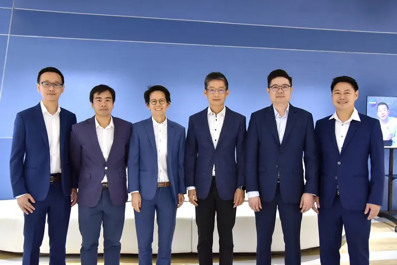 นายปนายุ ศิริกระจ่างศรี (ที่ 2 จากขวา) ปร...