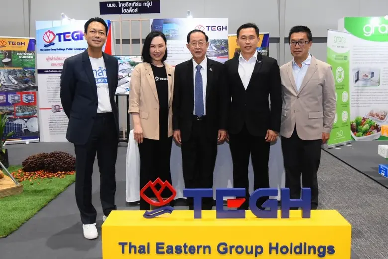 คุณอาคม เติมพิทยาไพสิฐ (กลาง) รัฐมนตรีว่า...