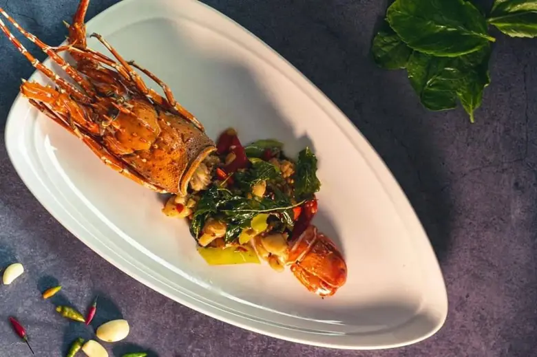 ผักโขมอบชีส ที่ดิเอมเมอรัลด์ ค็อฟฟี่ช็อพ