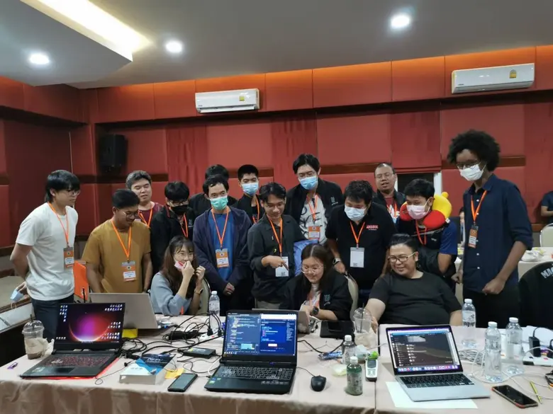 นักศึกษา SIT มจธ. ใช้ AI ทำนายแคลอรี่อาหารจากภาพถ่ายด้วยแอป "ฟู้ด อิน ทัช"