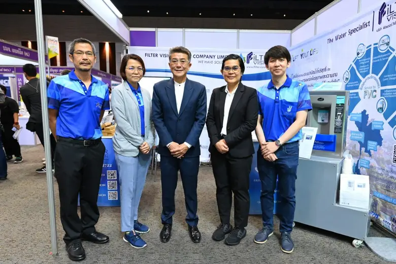 นายวิจิตร เตชะเกษม (กลาง) กรรมการผู้จัดกา...