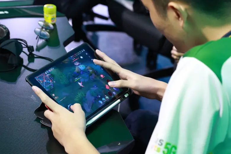 AIS eSports ปลื้มเยาวชนเข้าร่วม "AIS eSports S Series 2022 by Dutch Mill" กว่า 834 ทีม จาก 126 โรงเรียนทั่วประเทศ