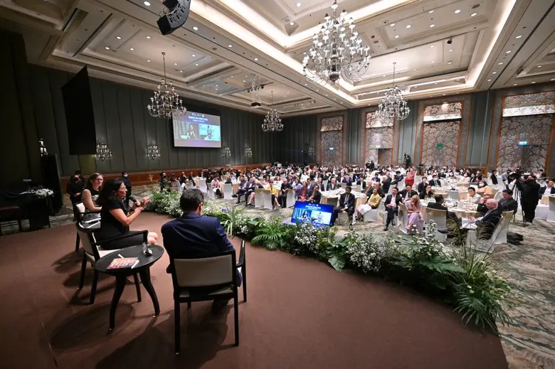 "What We Owe Each Other" สัญญาประชาคมศตวรรษที่ 21